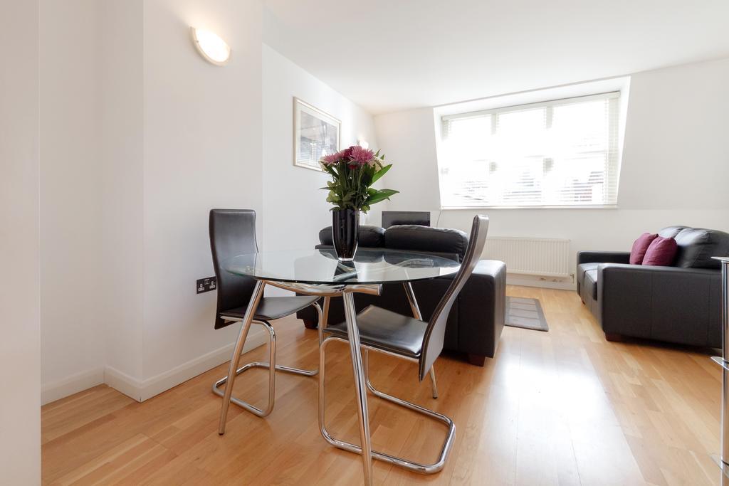 Roomspace Serviced Apartments - Groveland Court Londra Oda fotoğraf