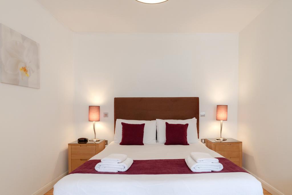 Roomspace Serviced Apartments - Groveland Court Londra Oda fotoğraf